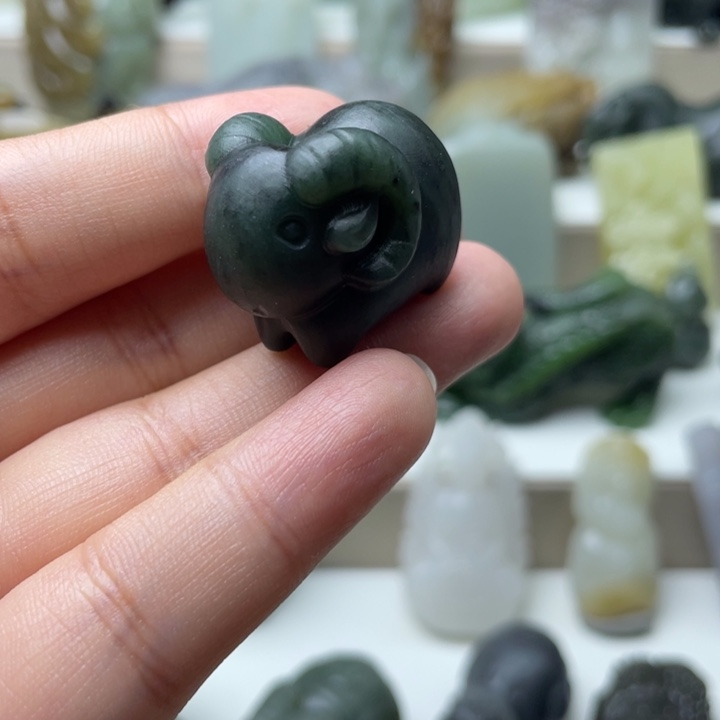 飞***桃和田玉未镶嵌挂件