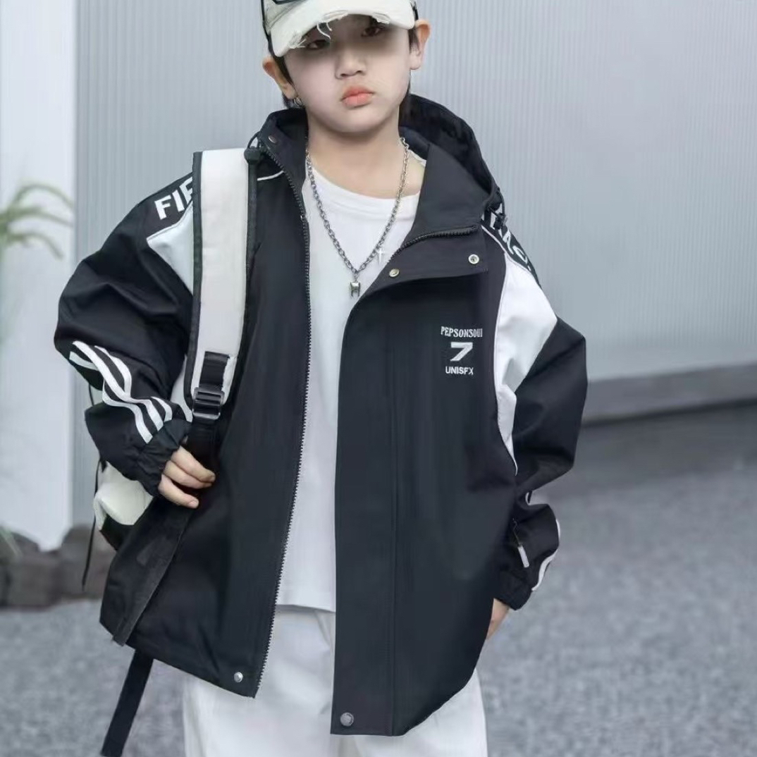 2025新款男童大童冲锋衣