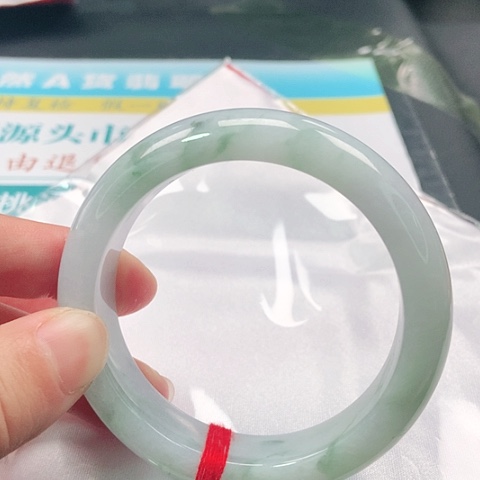 翡翠手镯（圆镯）未镶嵌0747号