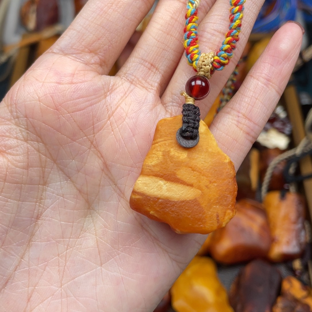 琥珀未镶嵌珠宝奇石