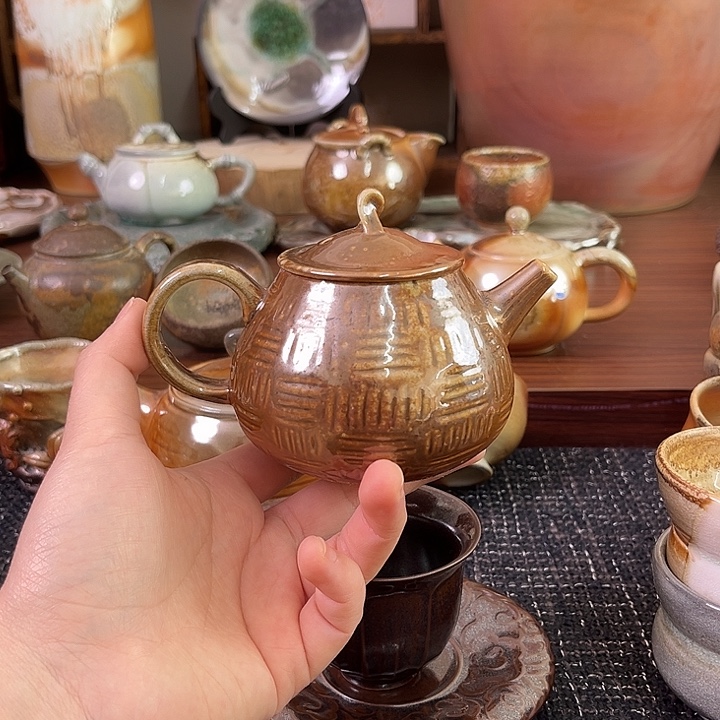 柴烧微瑕中白泥回纹壶