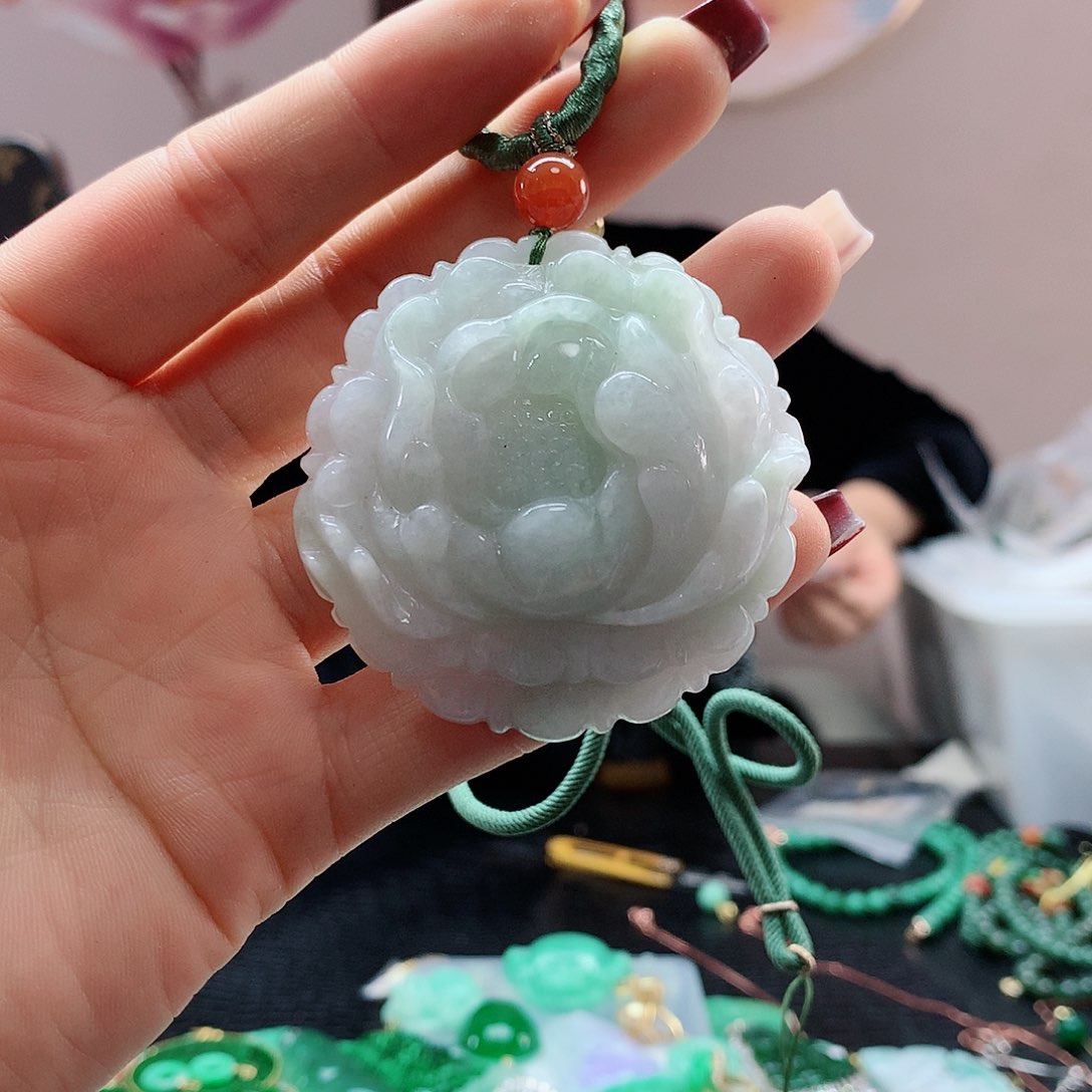 【闪购商品】翡翠吊坠(赠链)未镶嵌