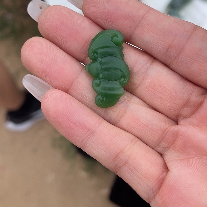 颈饰未镶嵌和田玉（糖玉）