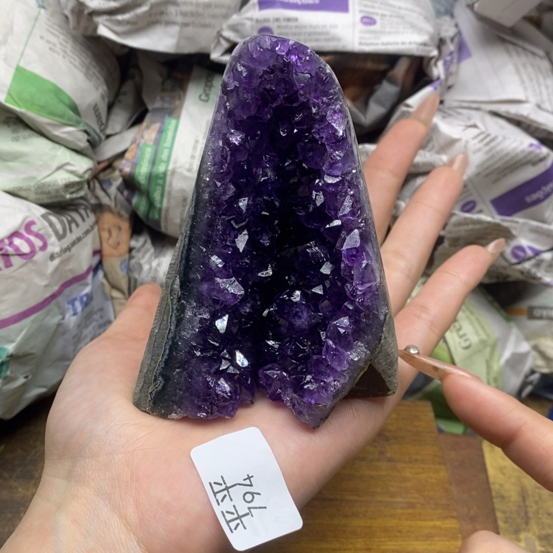 乌拉圭未镶嵌紫晶