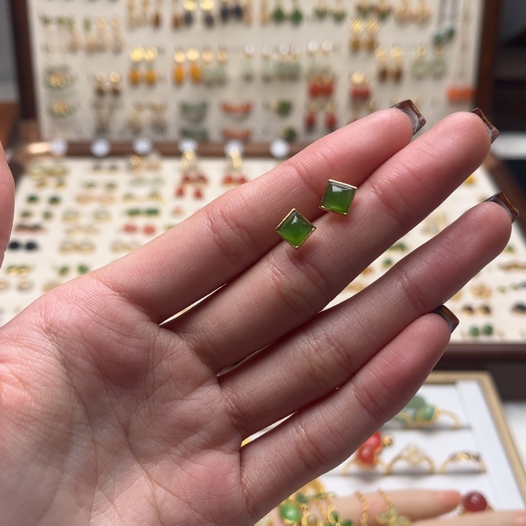 和田玉银S925镀金镶嵌耳坠