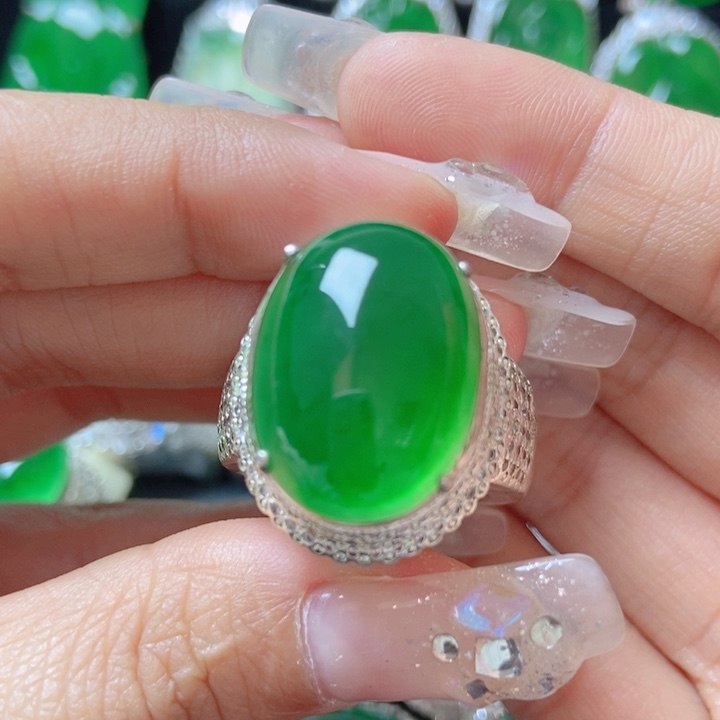 翡翠颈饰未镶嵌1868277。 