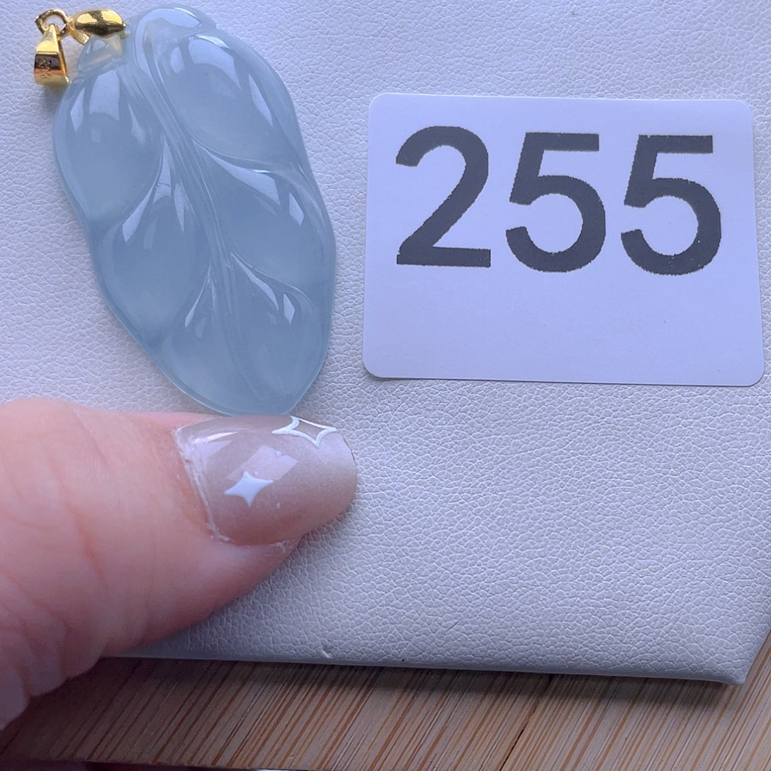 翡翠吊坠(赠链)未镶嵌