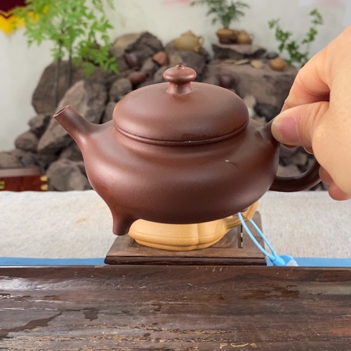 紫砂茶壶底槽清三足160左右的容量