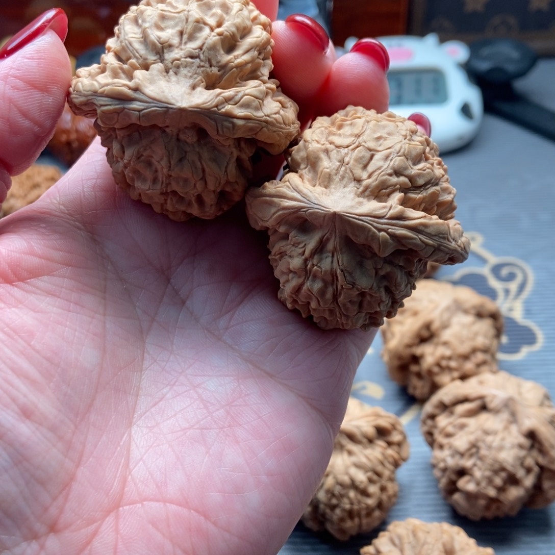 大***地文玩核桃吊坠核桃