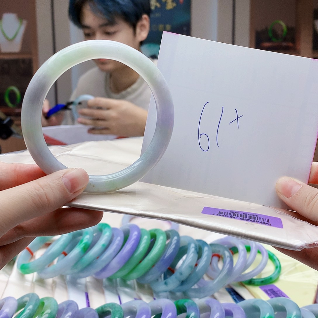 未镶嵌手镯翡翠hjj