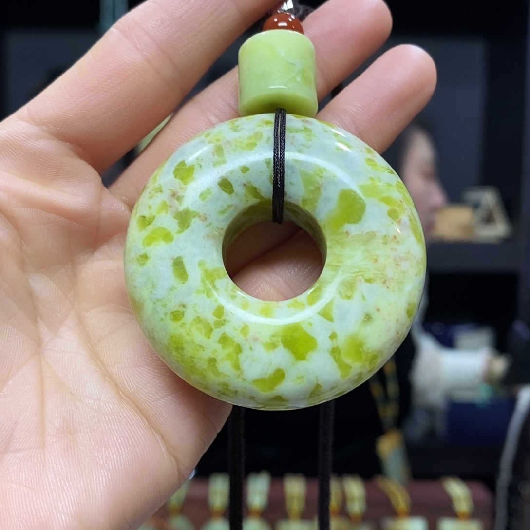 岫玉挂件吊坠未镶嵌