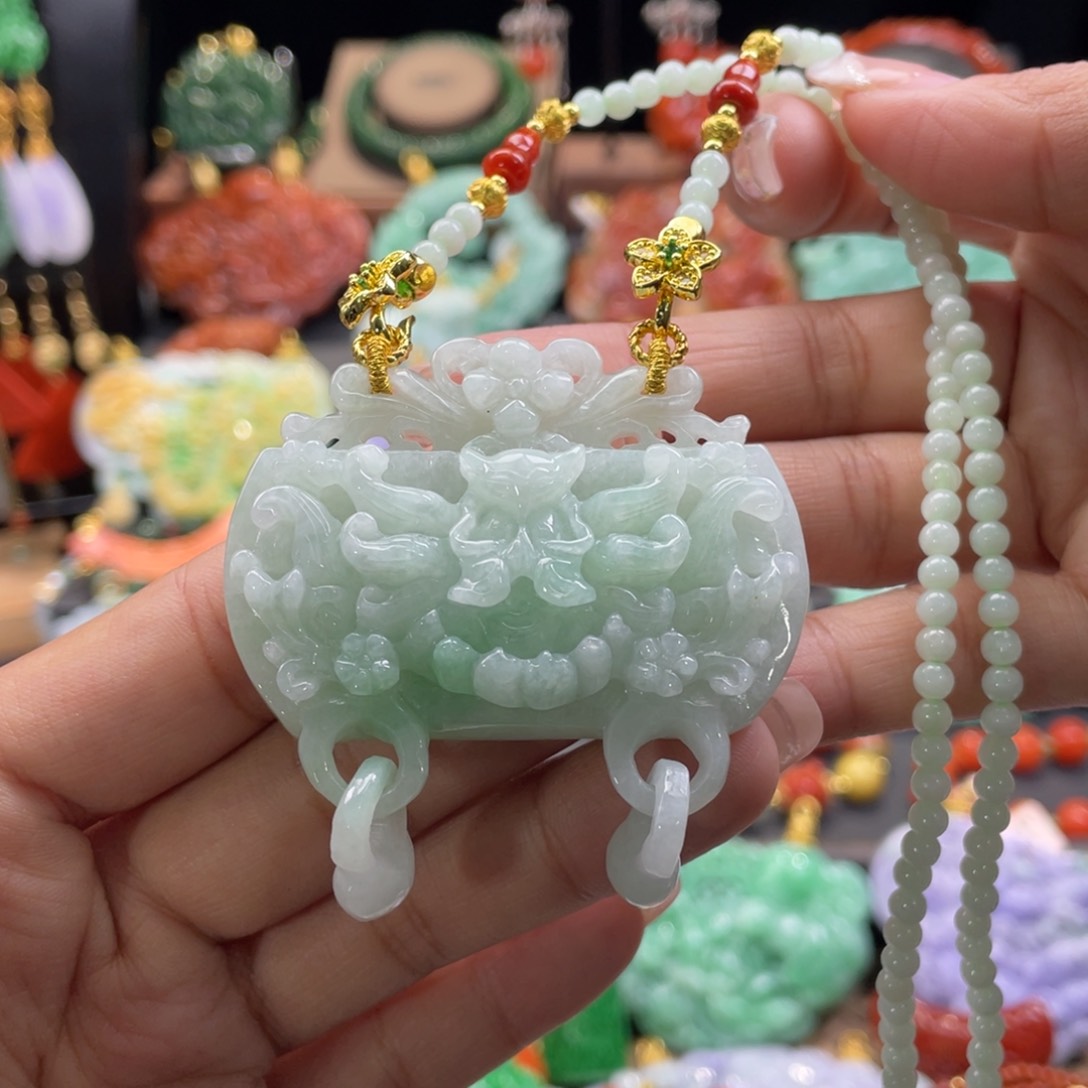 翡翠颈饰未镶嵌代编织