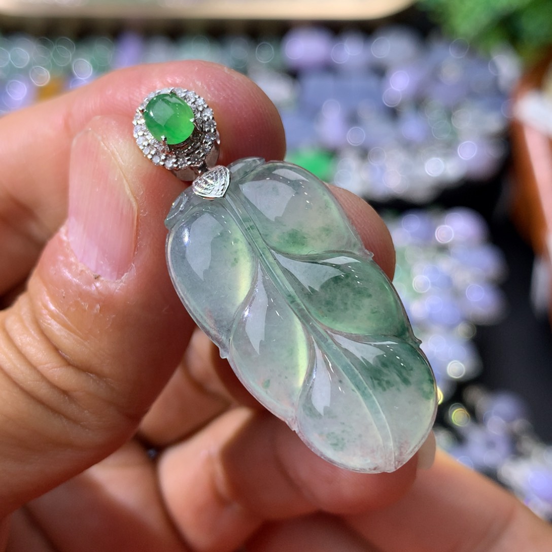 翡翠吊坠(不含链)18K金镶嵌