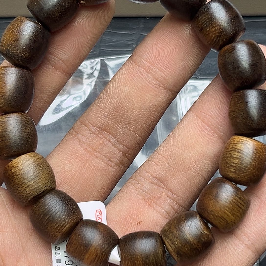 沉香碎屑沉香昆仑梅格