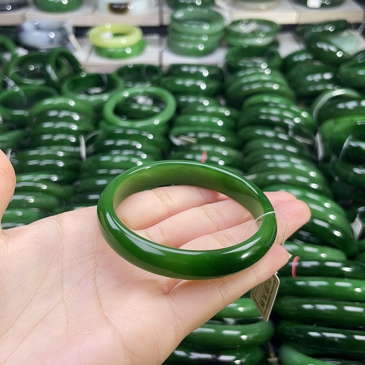 未镶嵌手镯和田玉（碧玉）