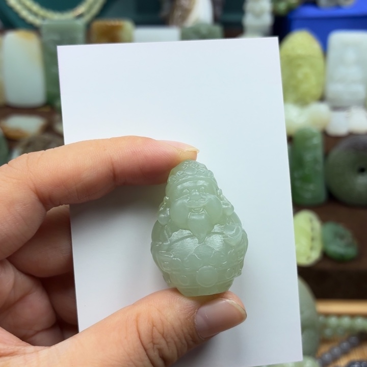 西***妈颈饰未镶嵌和田玉