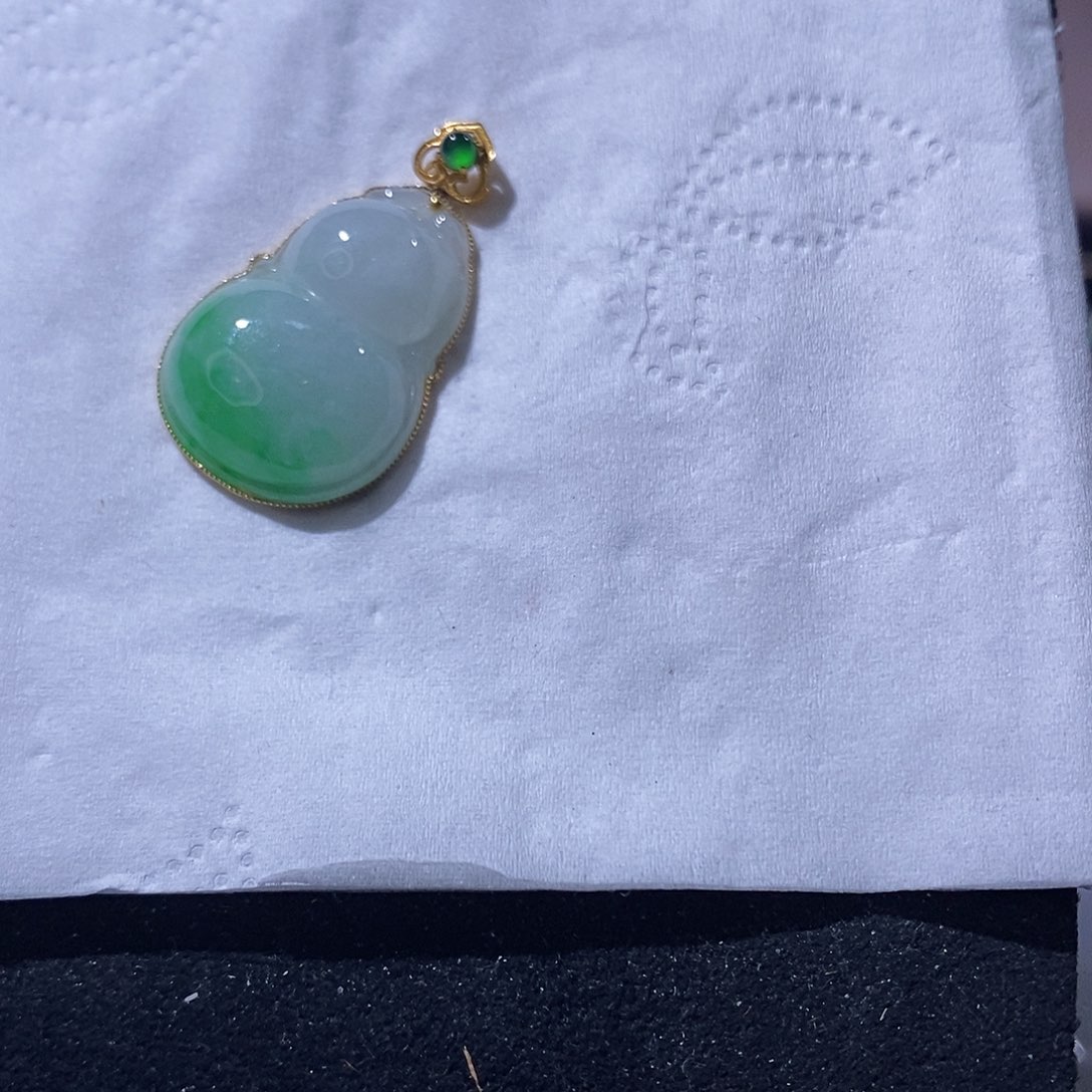 翡翠吊坠(不含链)18K金镶嵌