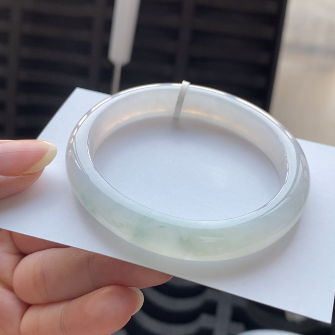 翡翠未镶嵌手镯冰碎花贵妃53.7有纹