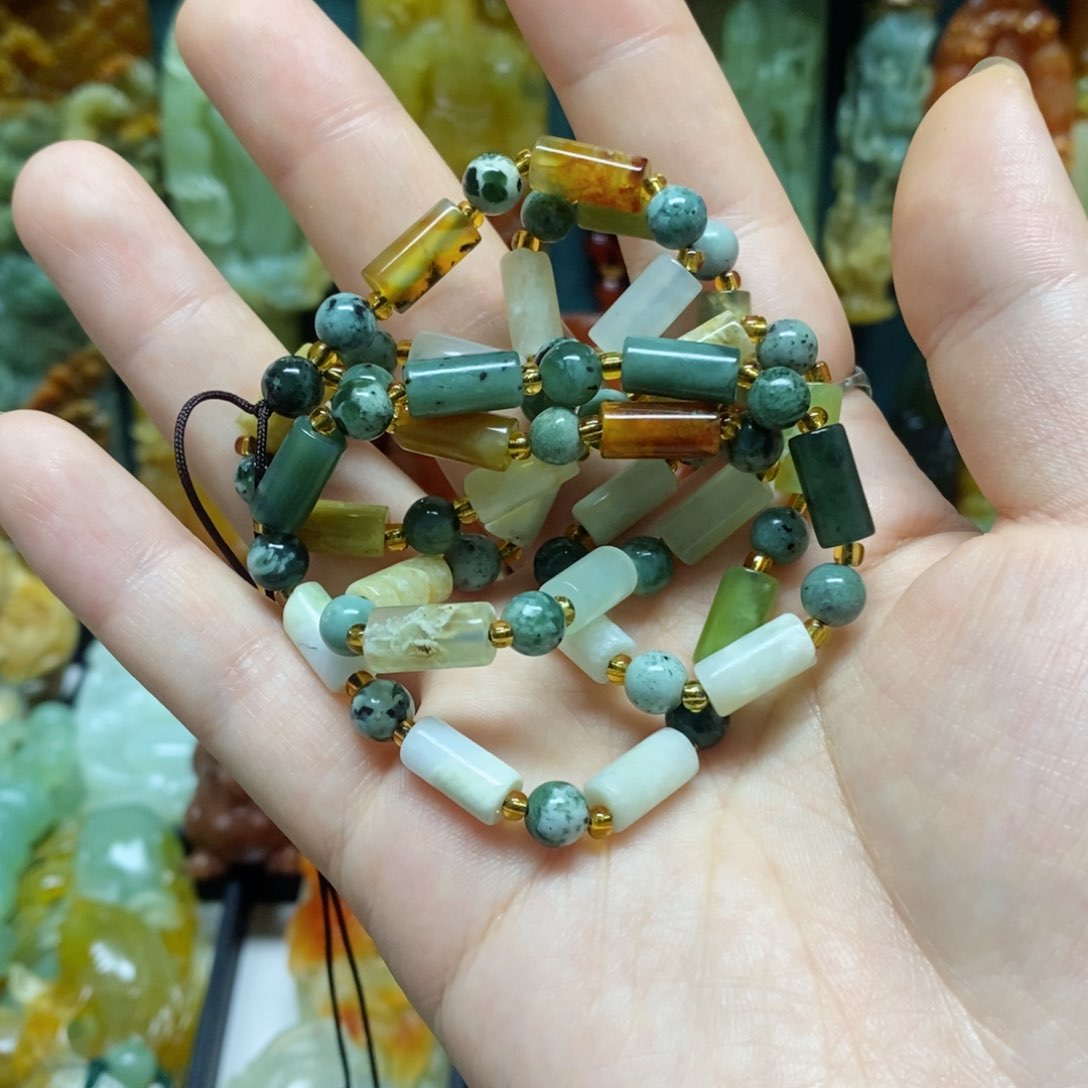 岫玉未镶嵌吊坠(赠链)开****行