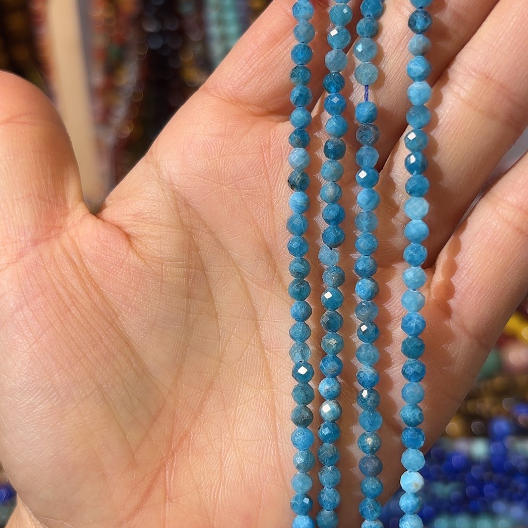 玛瑙/玉髓未镶嵌珠宝半成品磷灰石卡4一条