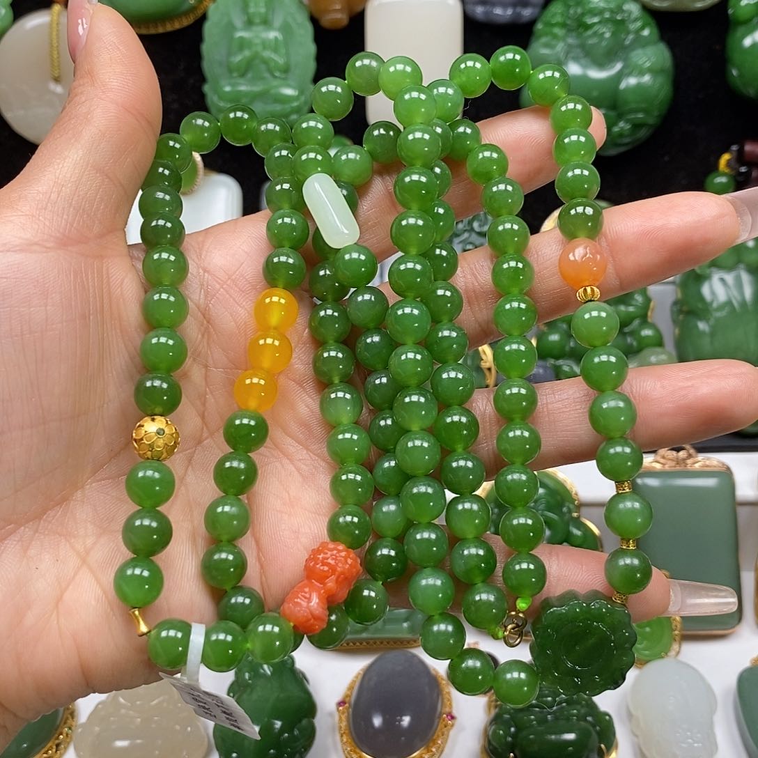 和田玉颈饰未镶嵌