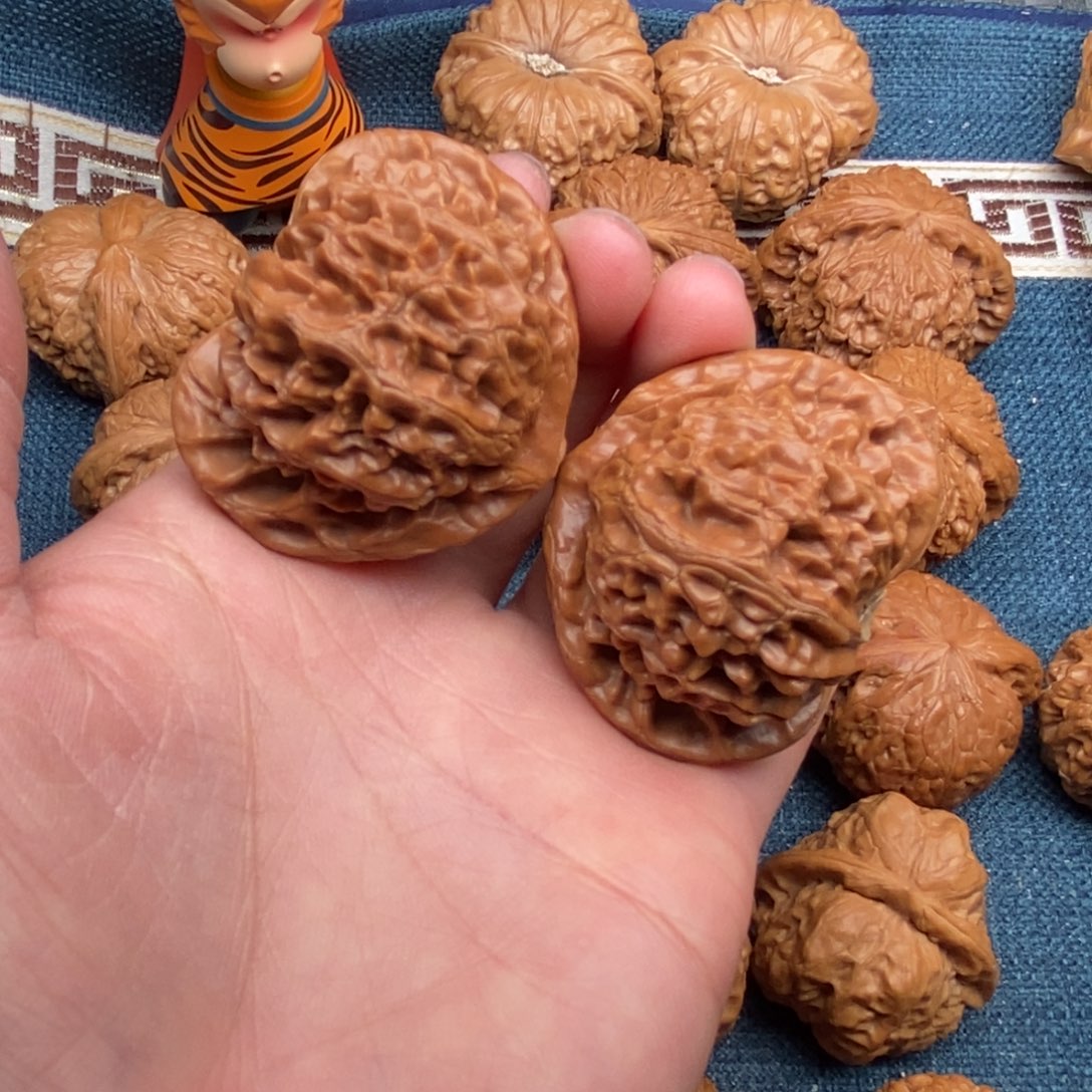 文玩核桃把件45全品桃心宫灯