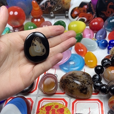 玛瑙/玉髓颈饰合金