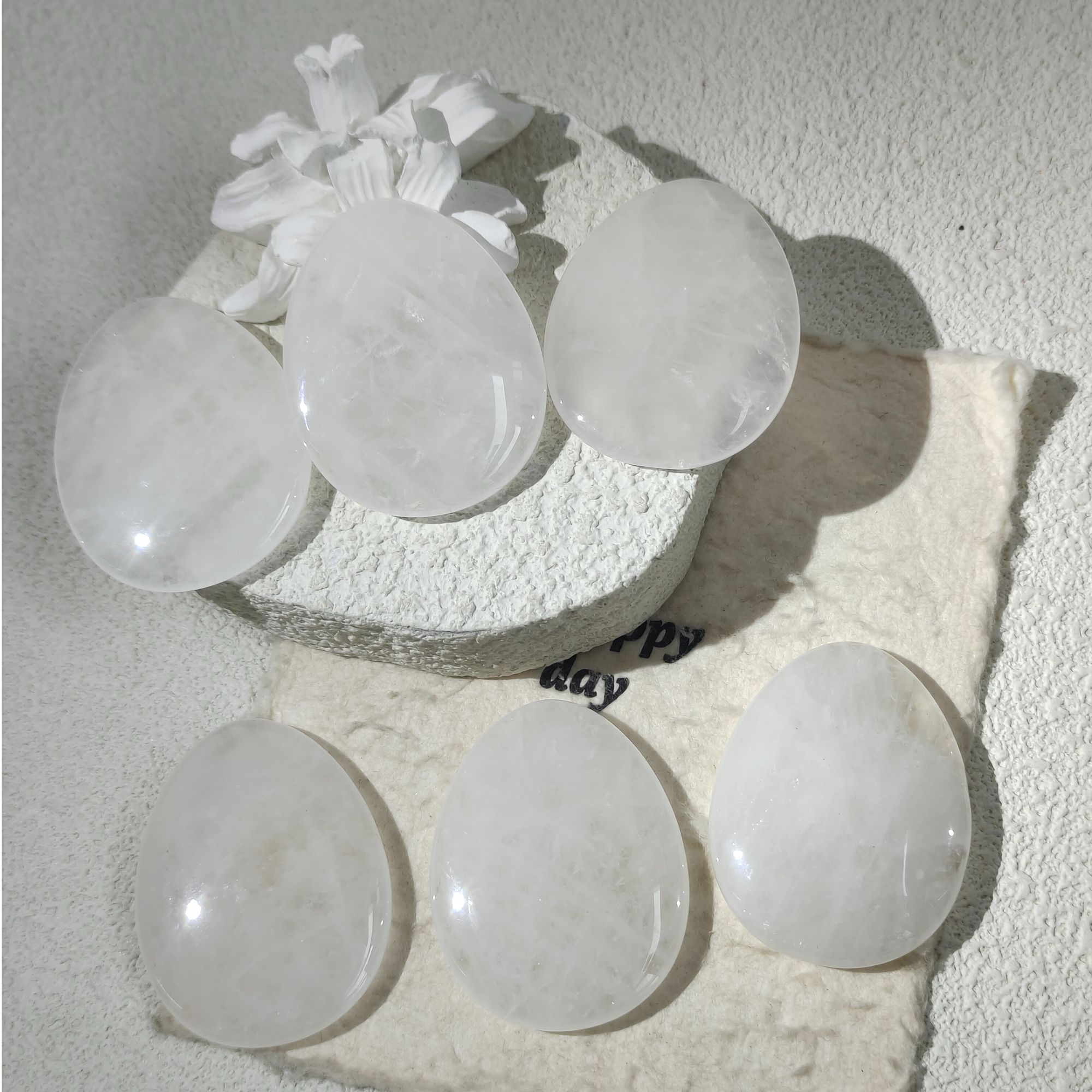 白幽灵水晶椭圆掌心石发一个