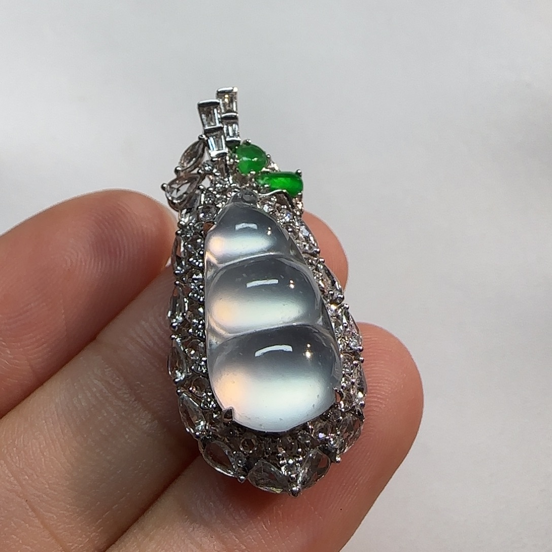 翡翠18K金镶嵌吊坠(不含链)福豆