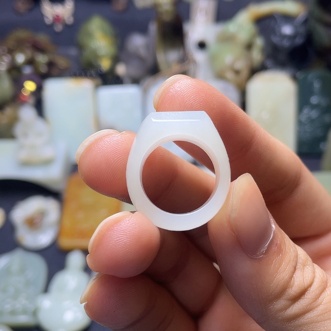 发***发和田玉（糖玉）未镶嵌颈饰