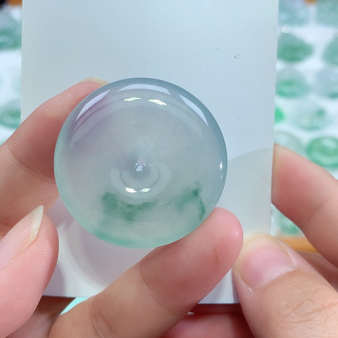 颈饰未镶嵌翡翠平安扣