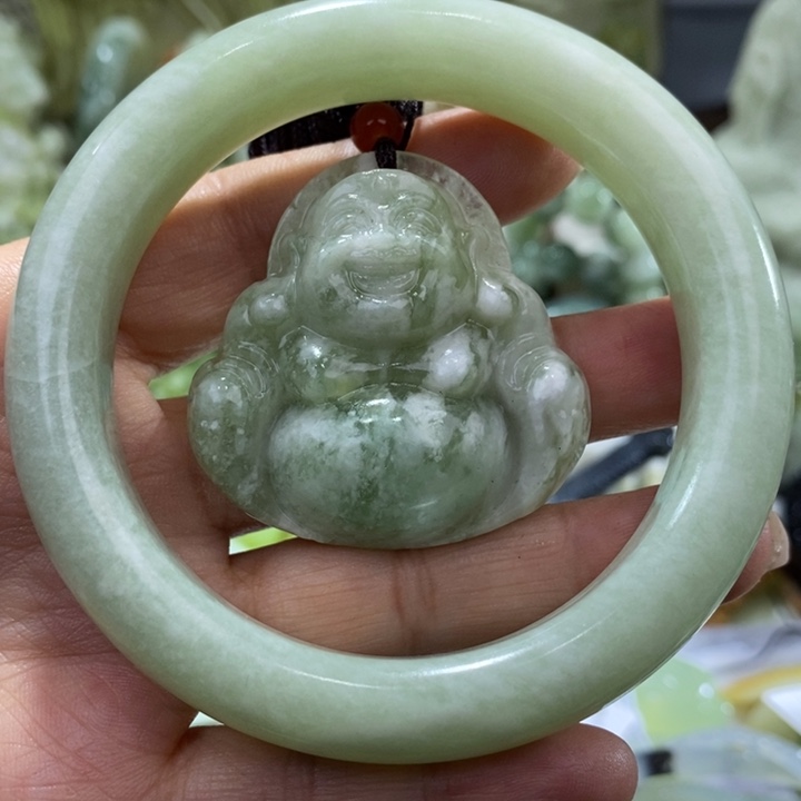 岫玉岫玉一套未镶嵌