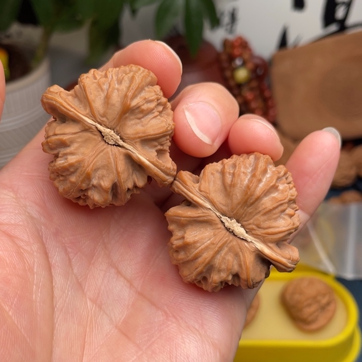 文玩核桃把件三角白39