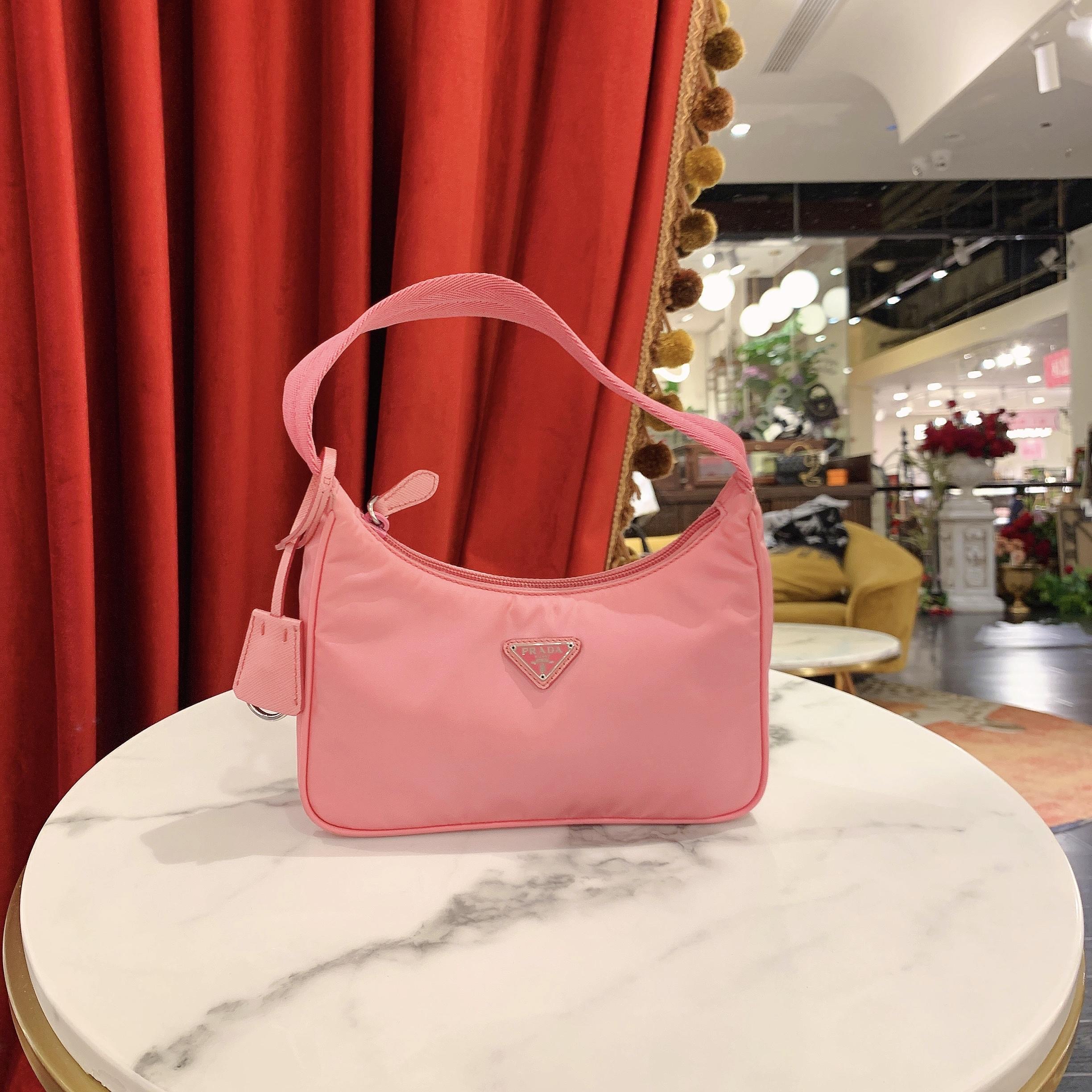 95新 Prada/普拉达 GGShobo 2000粉色尼龙腋下包芯片款95567964