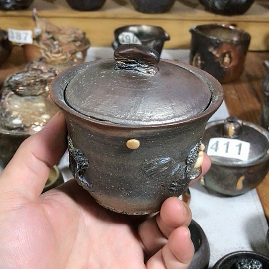 瓷片微瑕的风景盖碗