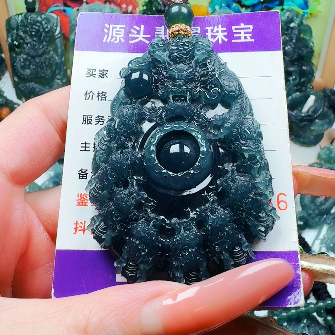 云***轻翡翠未镶嵌颈饰纯天然A货翡翠