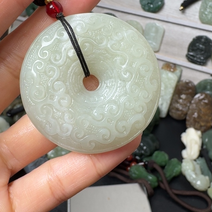 和田玉颈饰未镶嵌