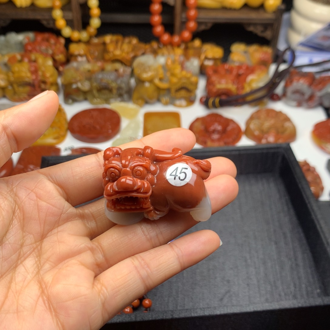 石英质玉（黄龙玉）挂件未镶嵌土*