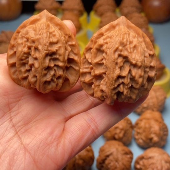 文玩核桃吊坠梨木台精对 38 39