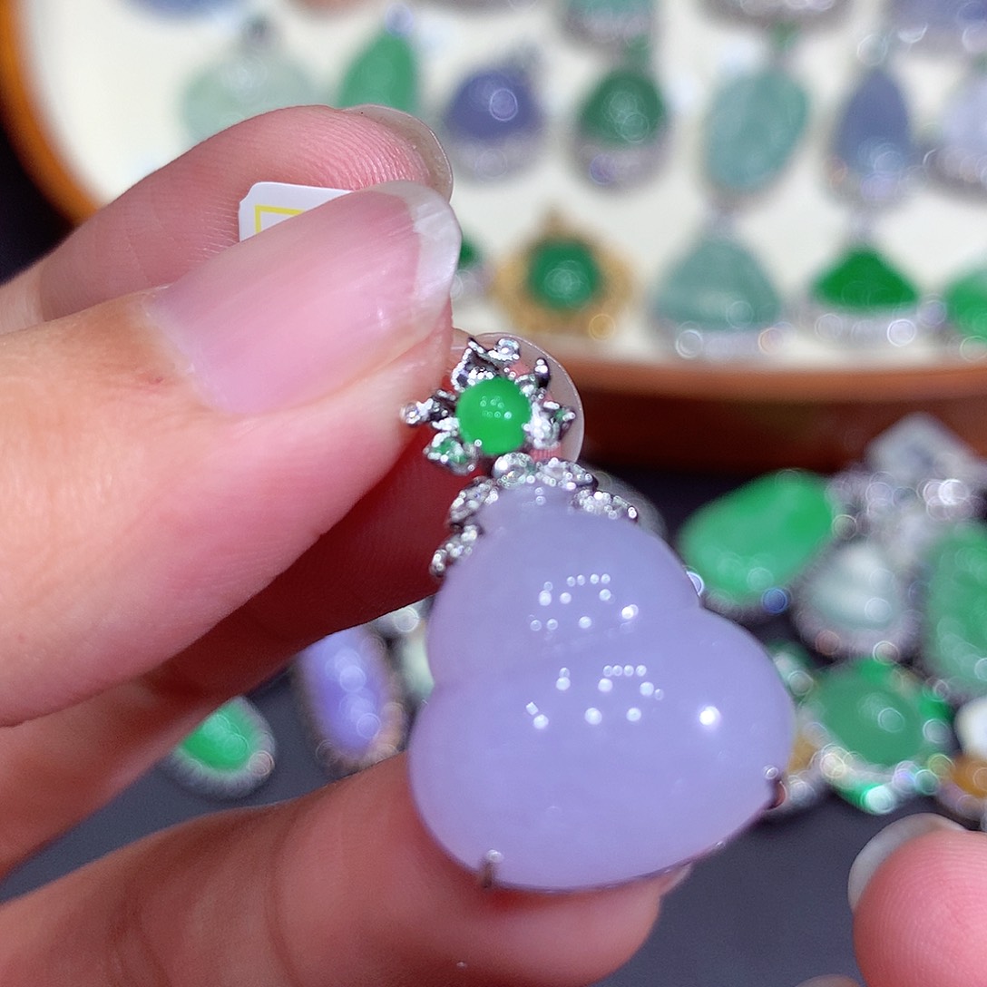 翡翠吊坠(不含链)18K金镶嵌