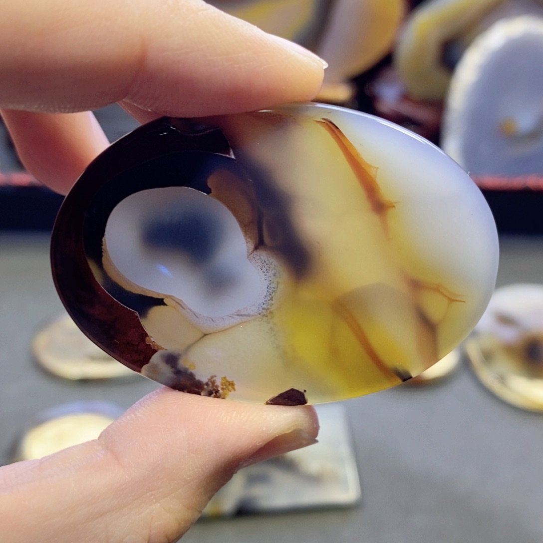 玛瑙/玉髓颈饰未镶嵌编号103瑕疵