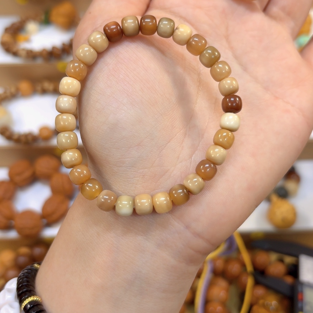 星月菩提手串龙脊玉华老型