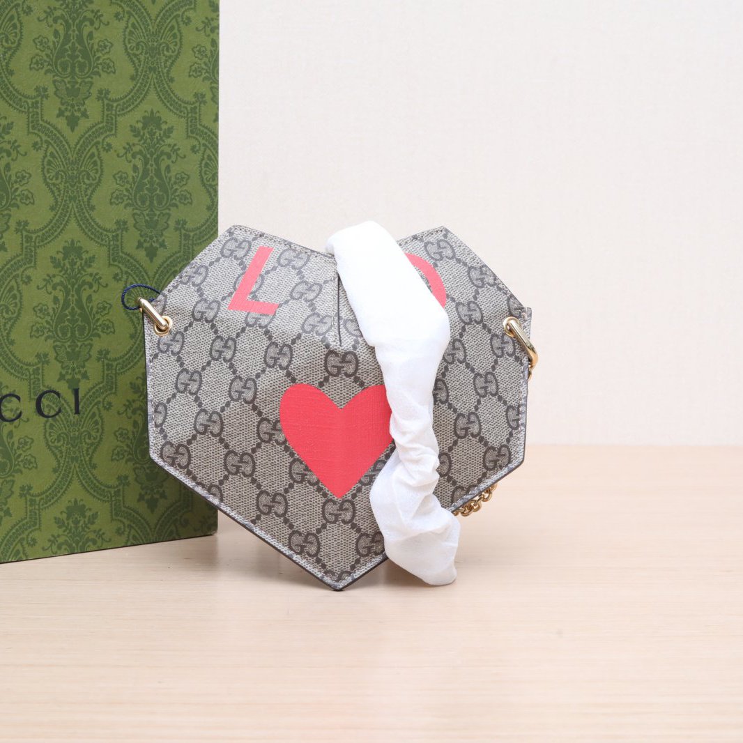 99新 GUCCI/古驰 黑黑精选 PVC 帆布 老花 立体爱心斜挎包 