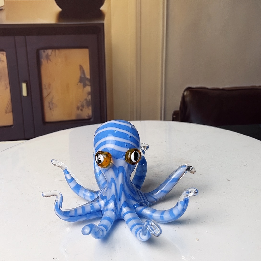 手工艺品琉璃琉璃的颜色是什么颜色的