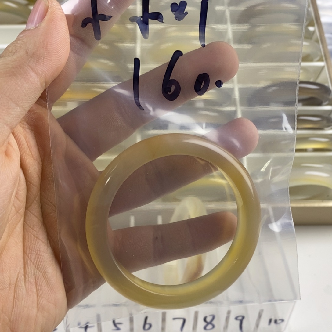 玛瑙/玉髓手镯未镶嵌小*吖