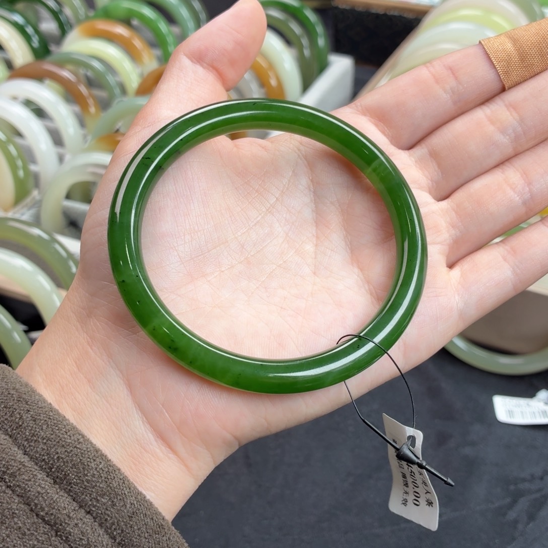 和田玉未镶嵌手镯-冰底辣阳绿美人条92号