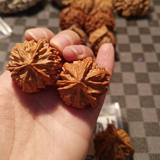 V***v岐山文玩核桃三棱子