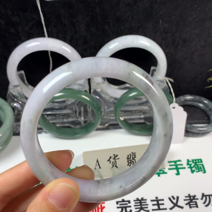 翡翠未镶嵌手镯28号。 59圈。断