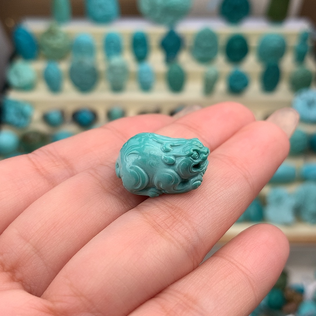 绿松石未镶嵌珠宝奇石