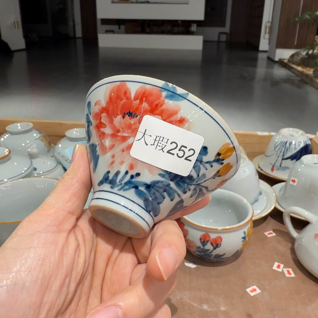 釉下手绘茶具微瑕